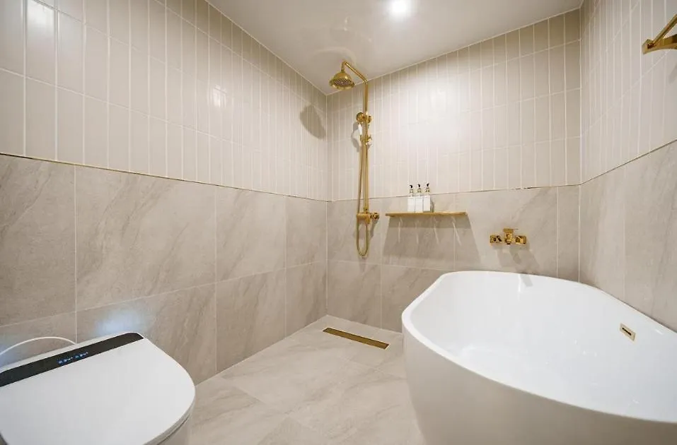 Munhyeon Signature Denbasta Hotel بوسان